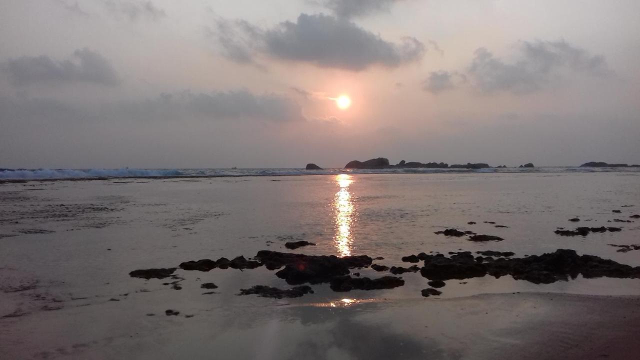 Blue Ocean Villa Hikkaduwa Bagian luar foto